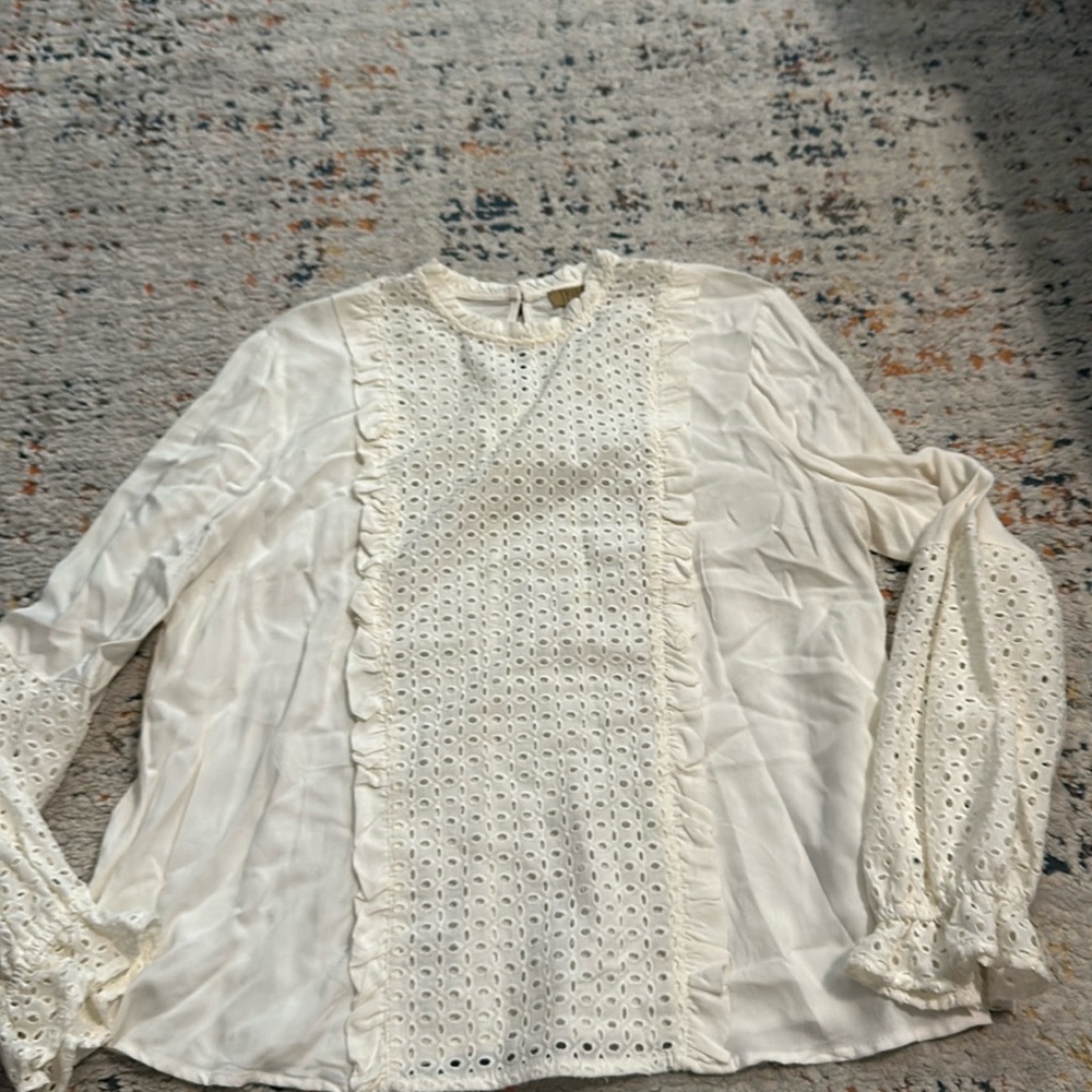 Woman’s True Craft top size XL